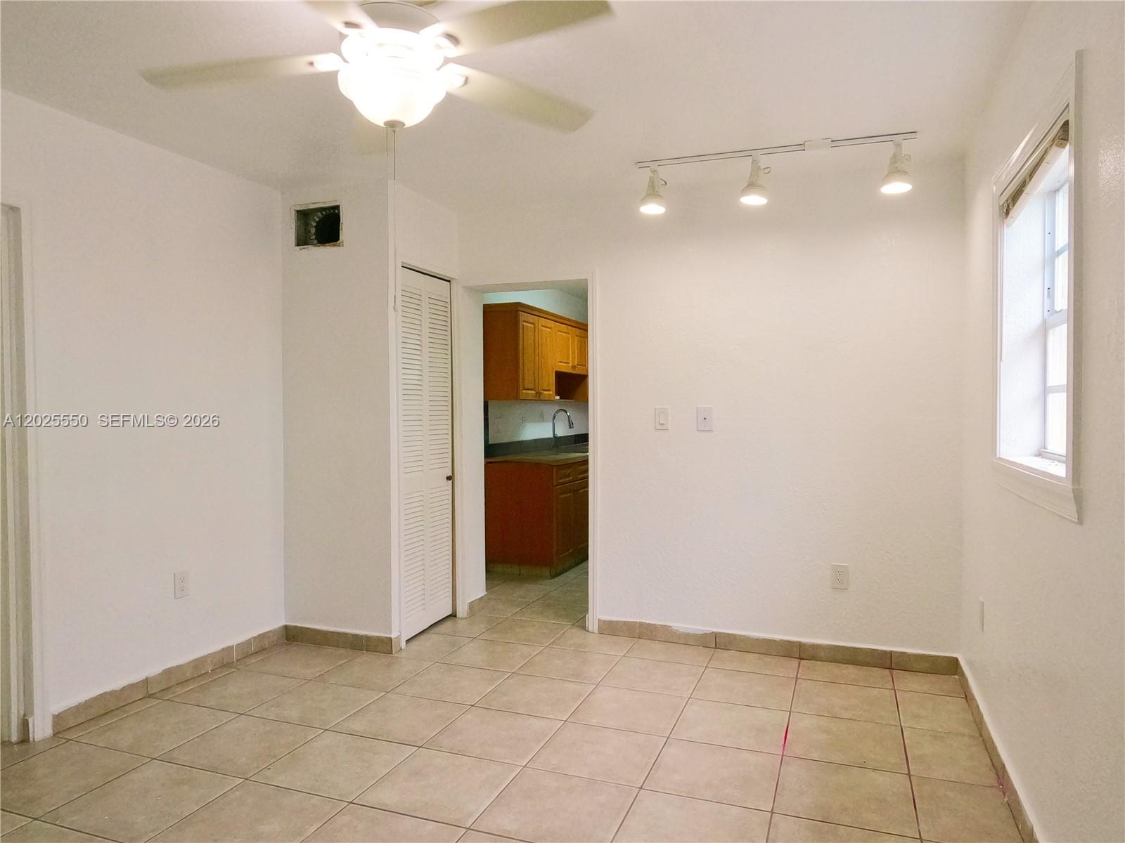 HOLT EST - Residential Lease