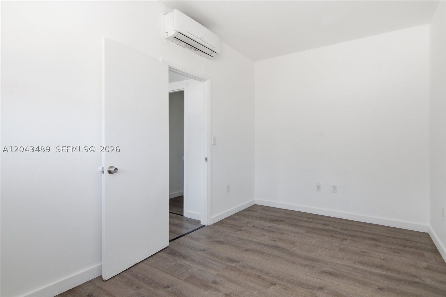 LAWRENCE ESTATE LAND CO - Residential Lease
