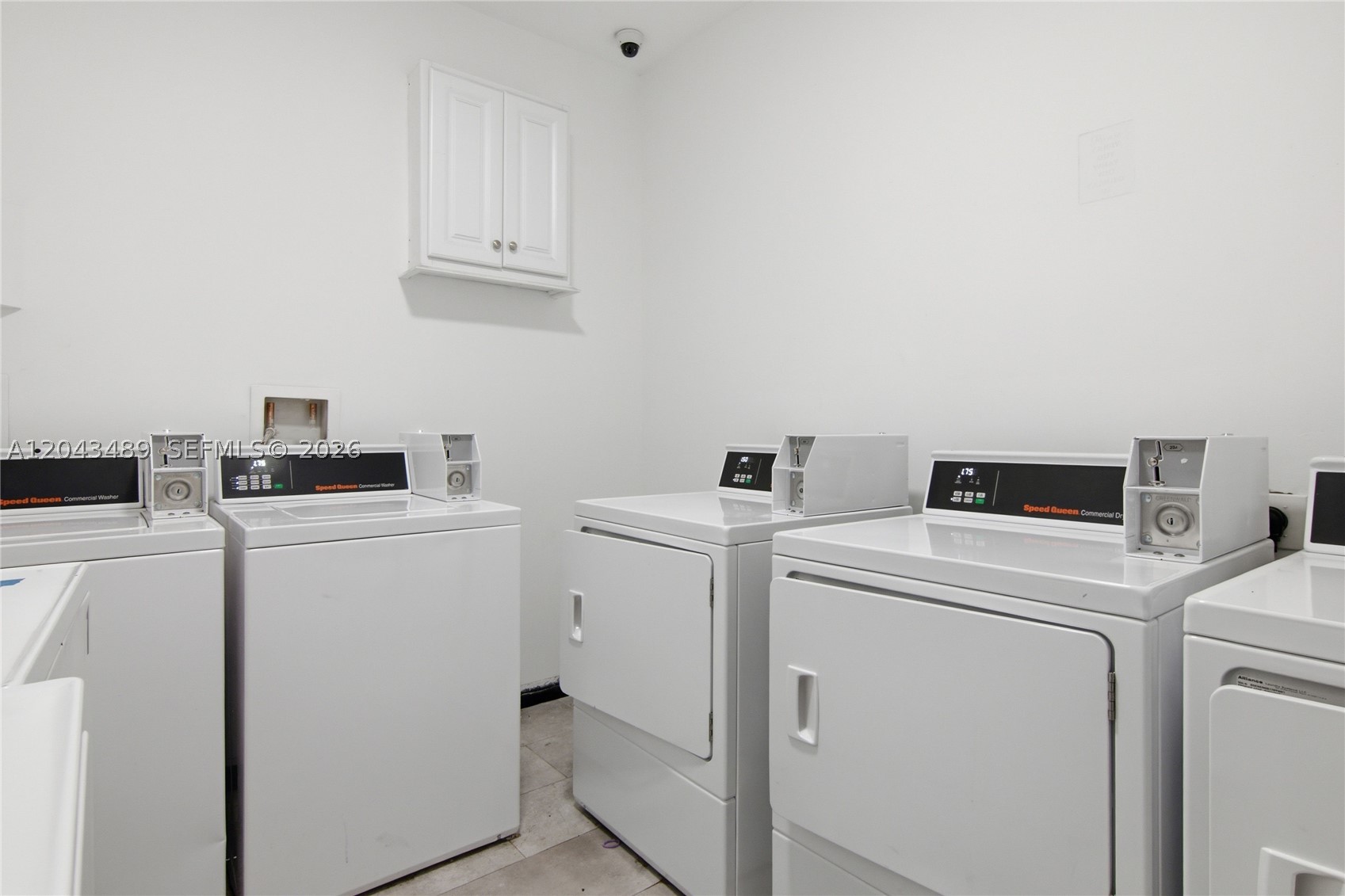 LAWRENCE ESTATE LAND CO - Residential Lease