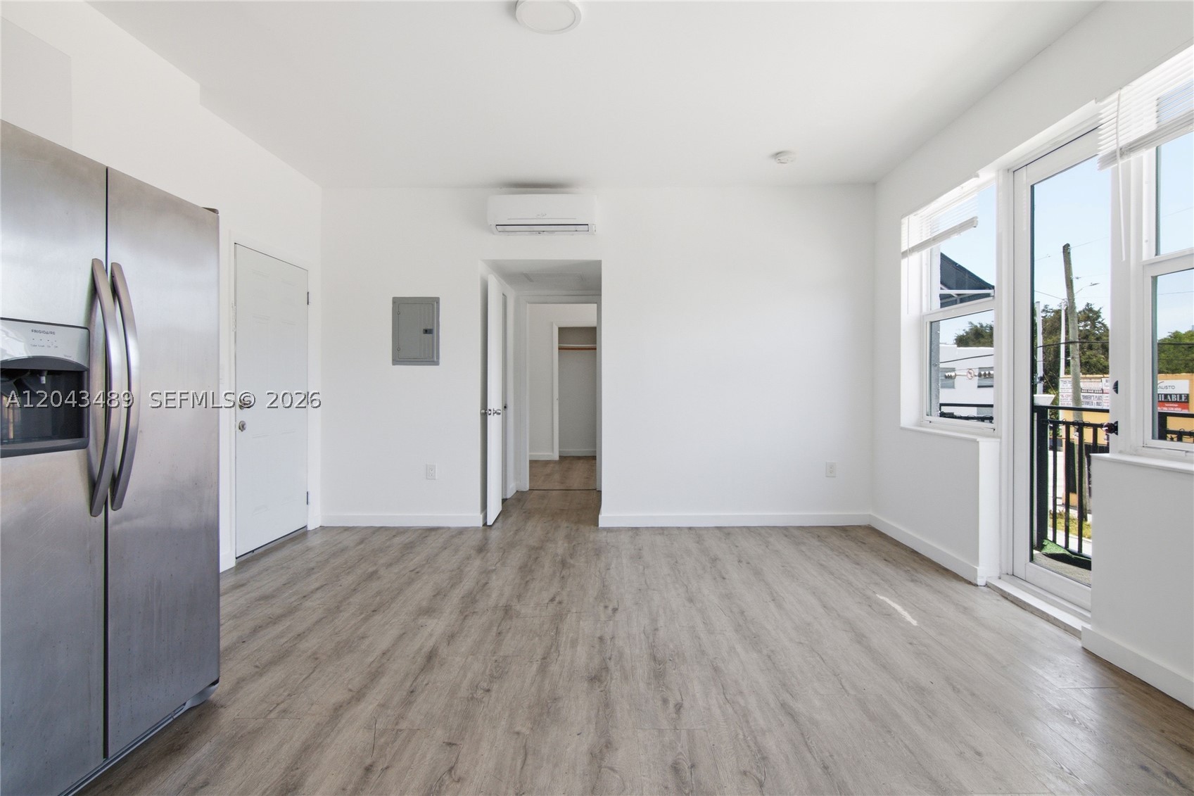 LAWRENCE ESTATE LAND CO - Residential Lease