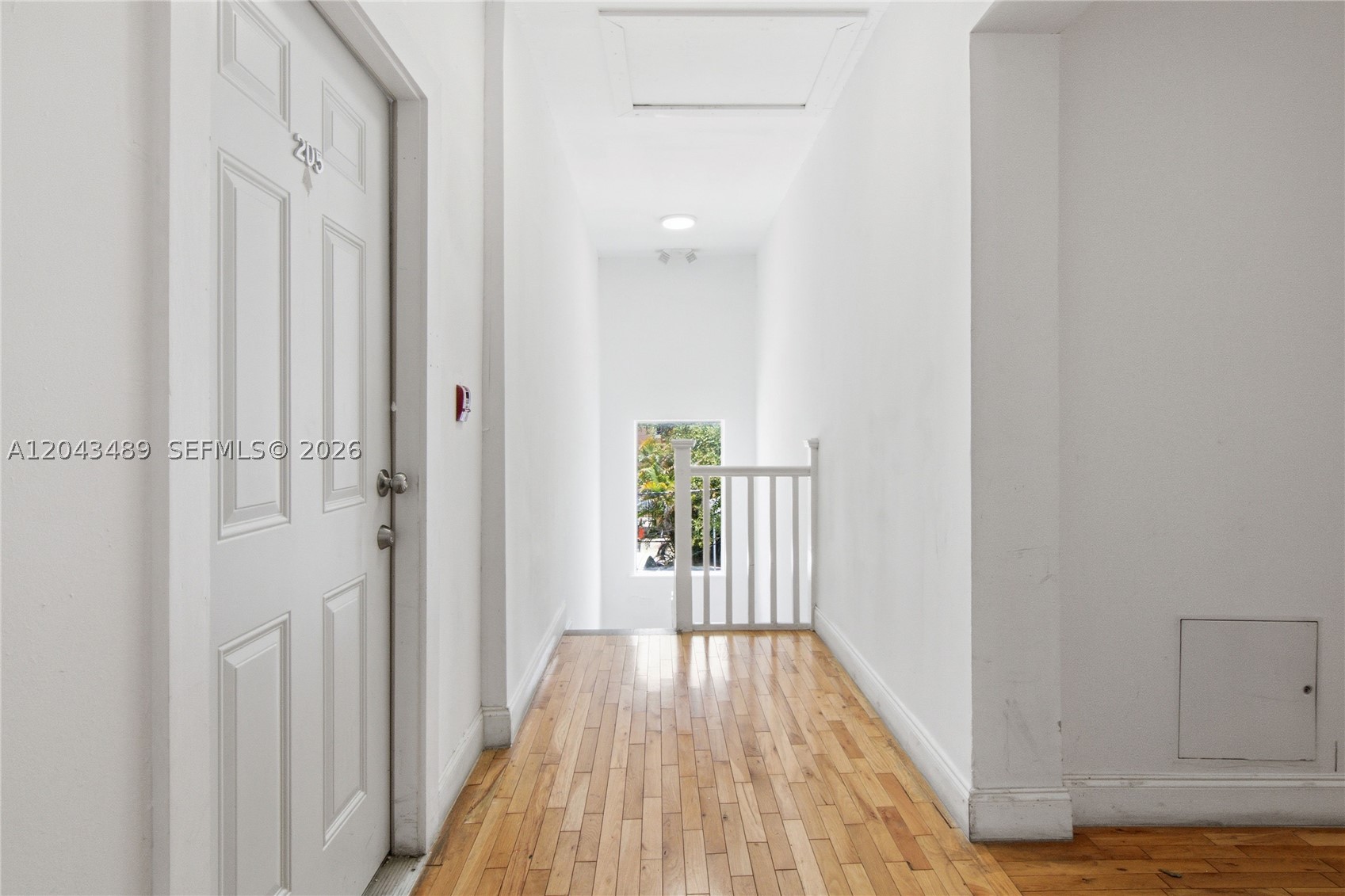 LAWRENCE ESTATE LAND CO - Residential Lease