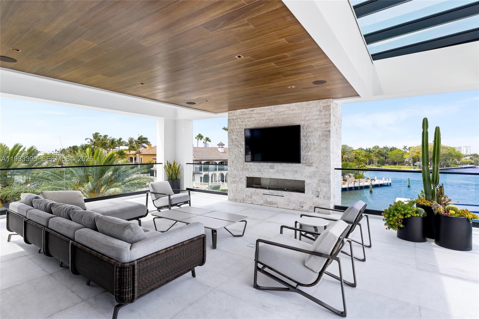 ISLA BAHIA - Residential