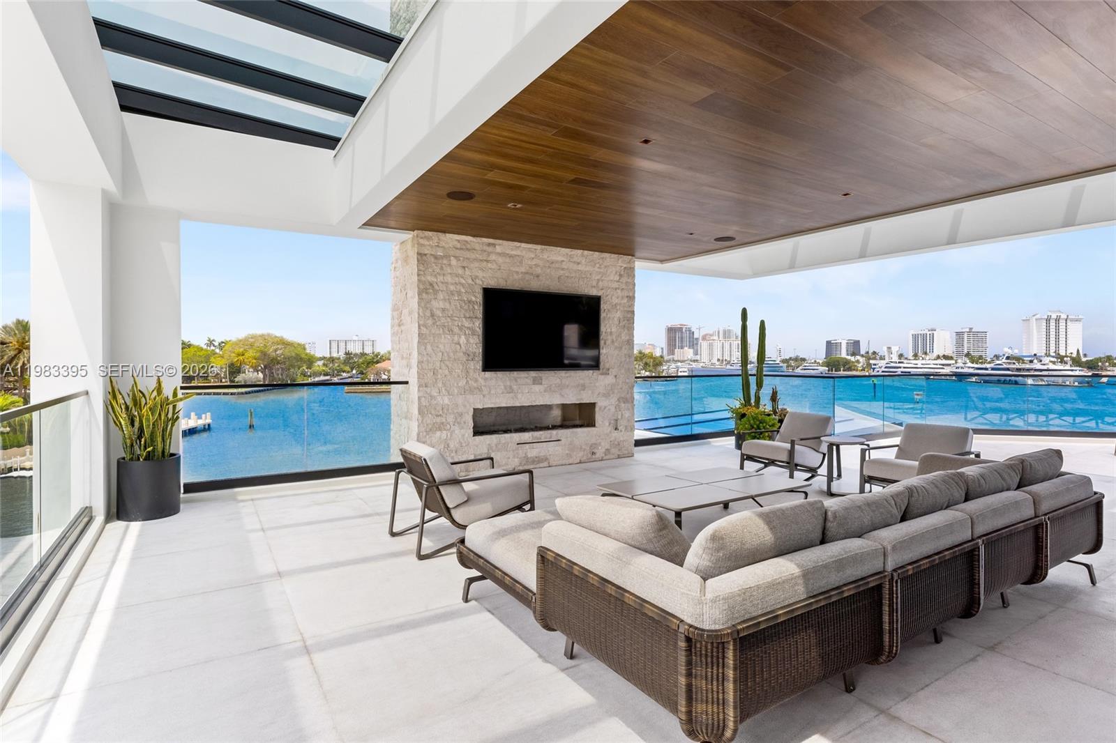 ISLA BAHIA - Residential