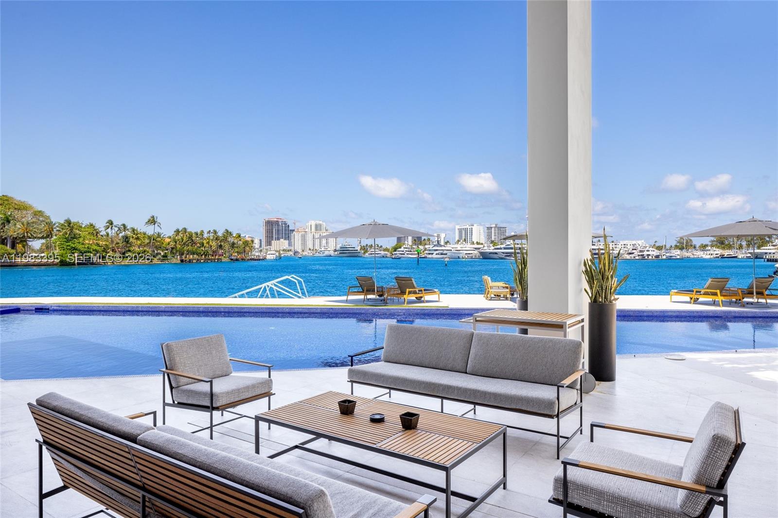 ISLA BAHIA - Residential