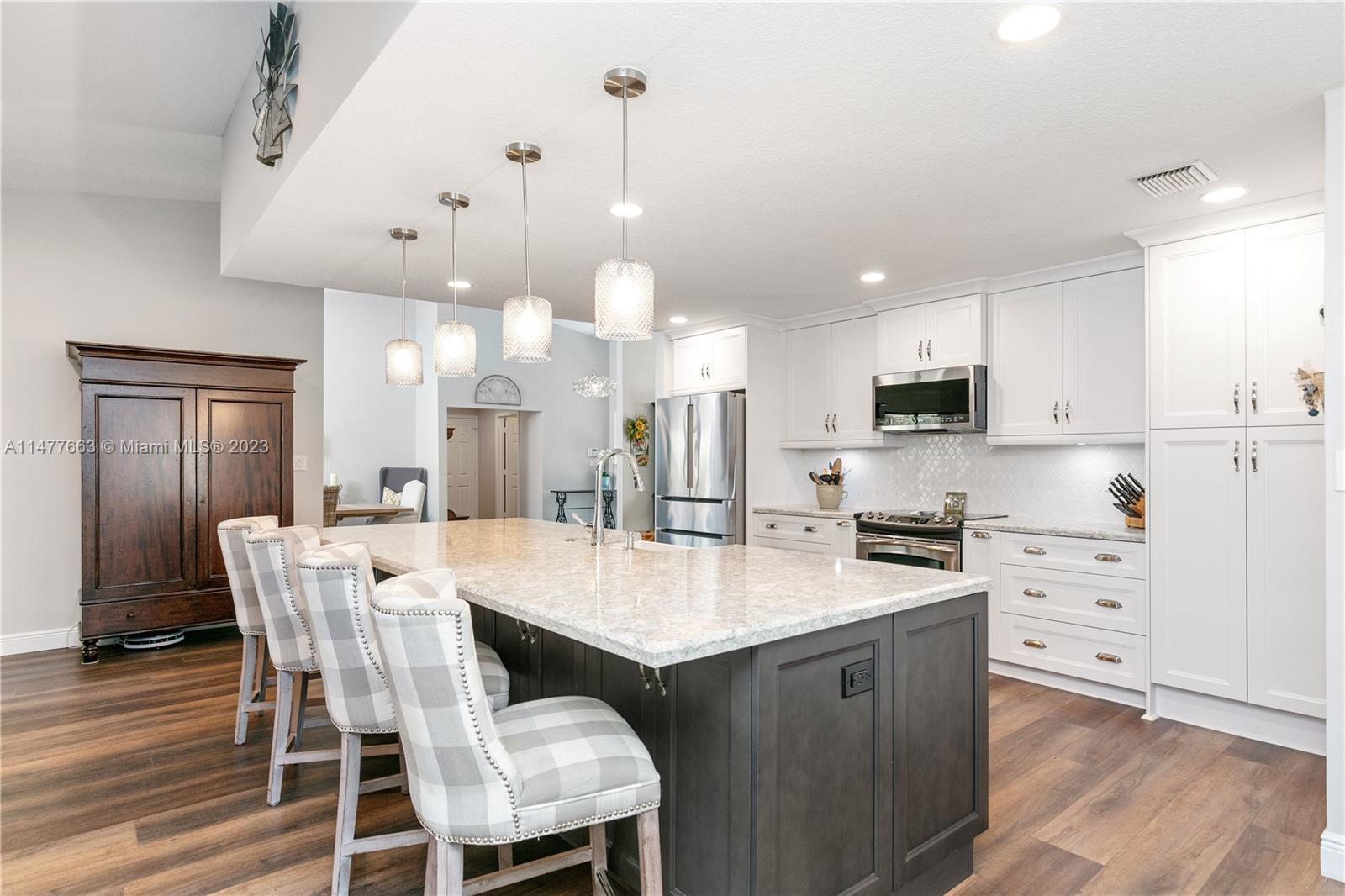 WEST GLEN - Residential
