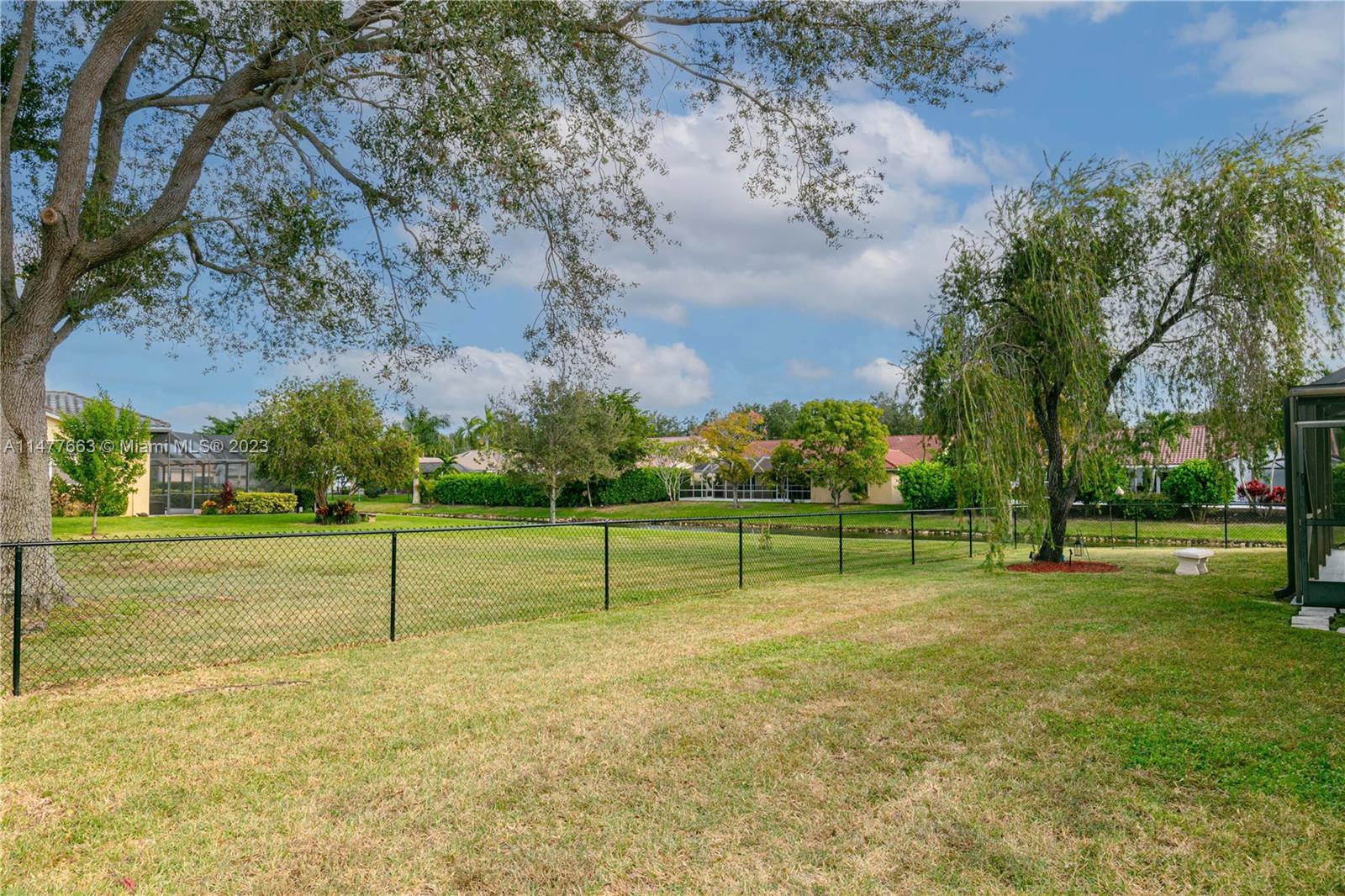 WEST GLEN - Residential
