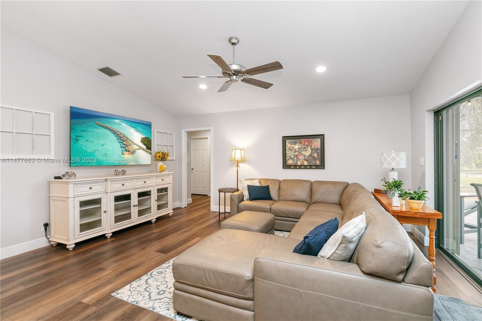 WEST GLEN - Residential