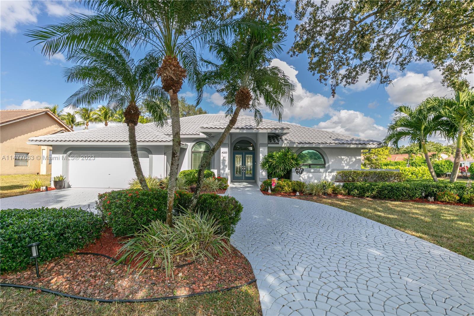 WEST GLEN - Residential