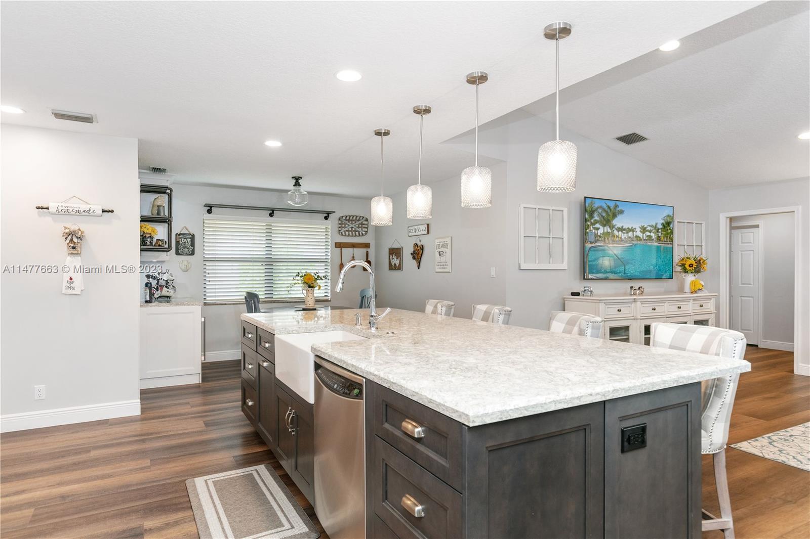 WEST GLEN - Residential