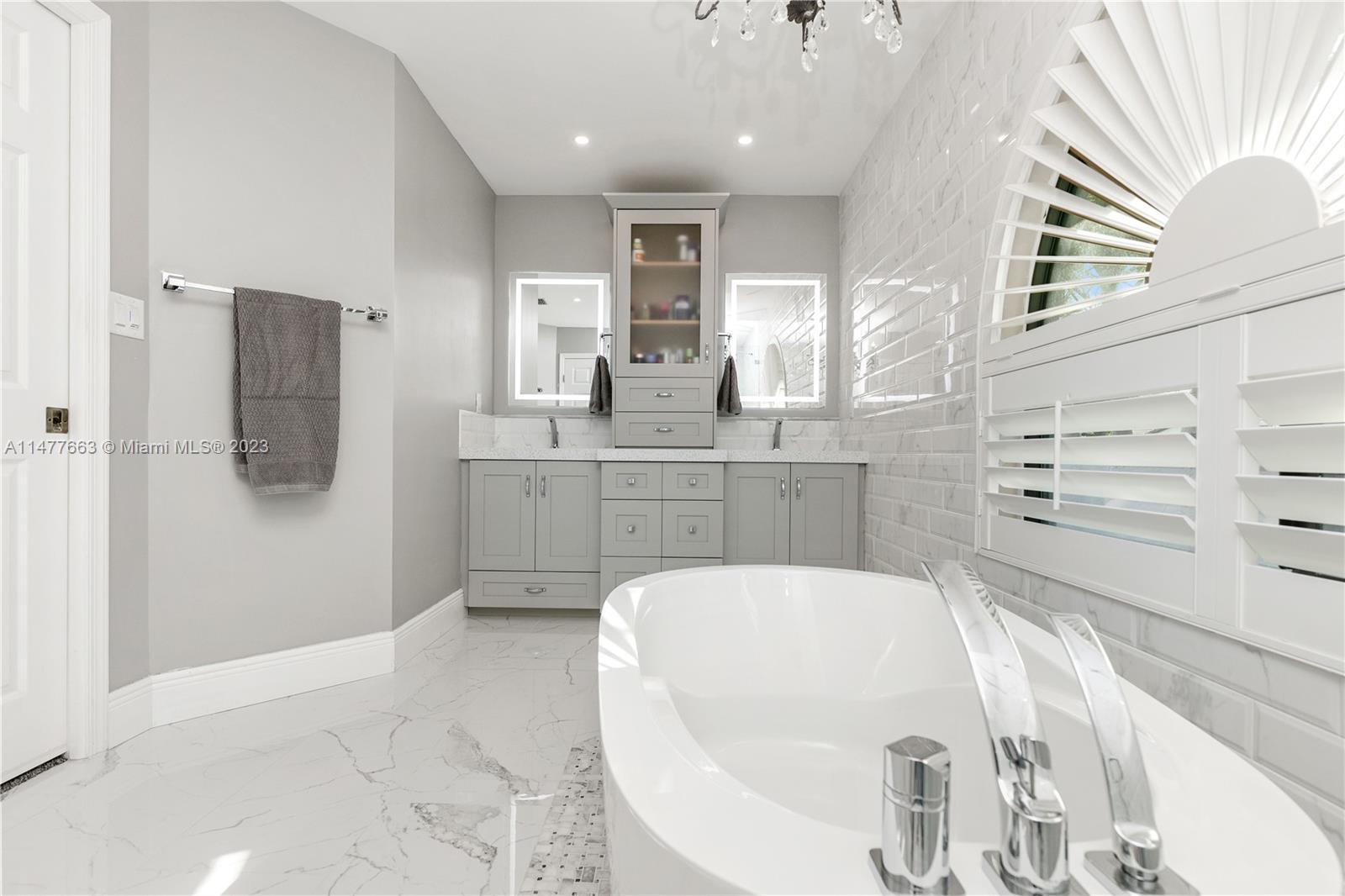 WEST GLEN - Residential