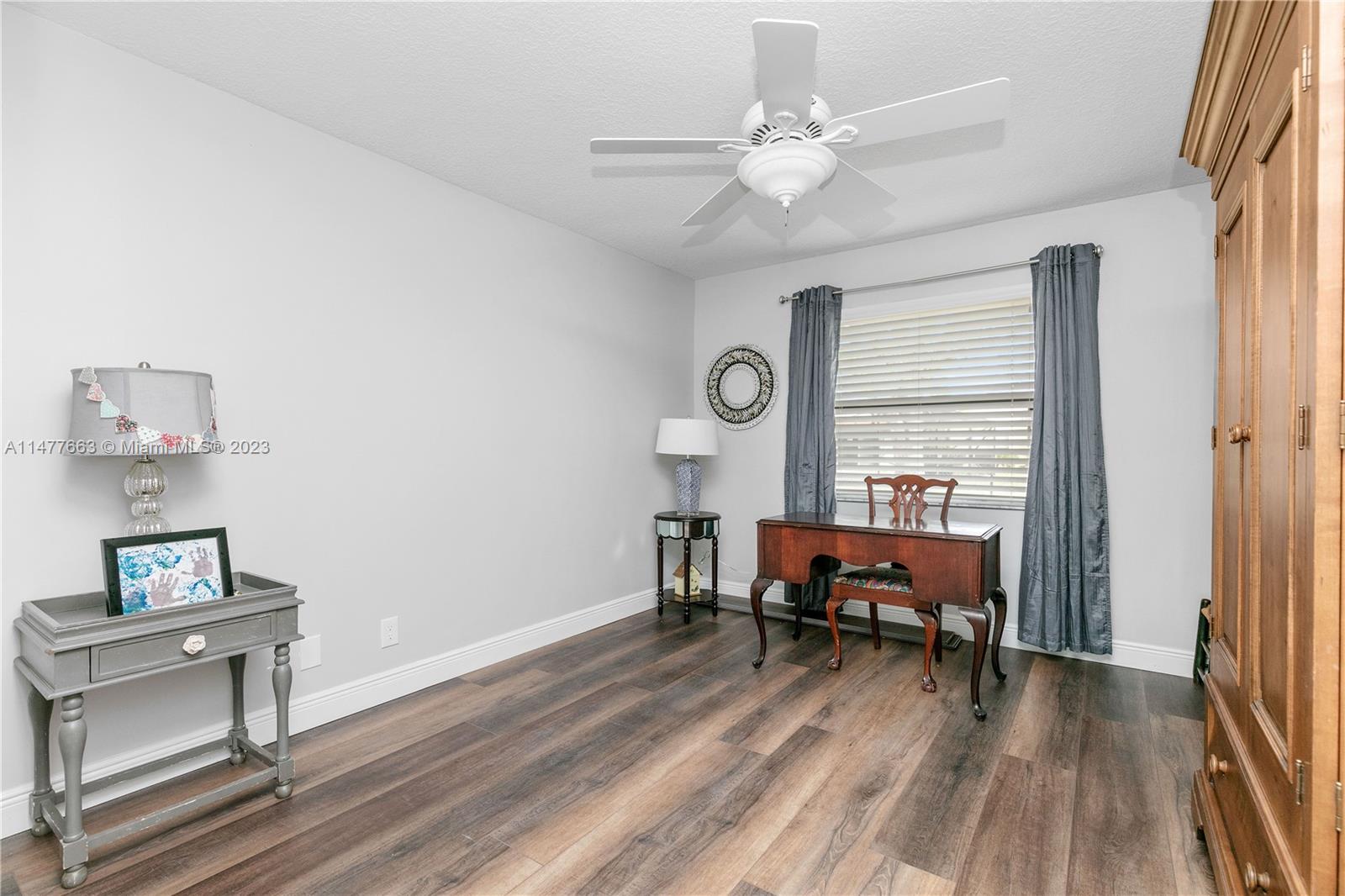 WEST GLEN - Residential