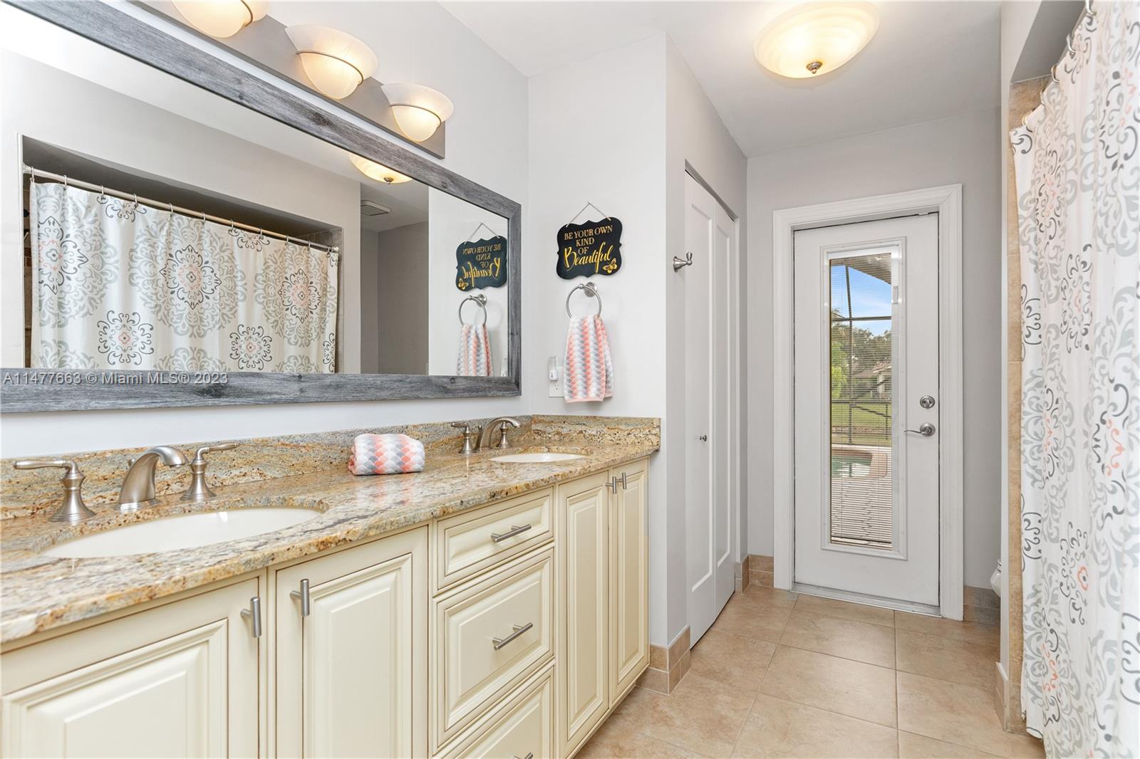WEST GLEN - Residential