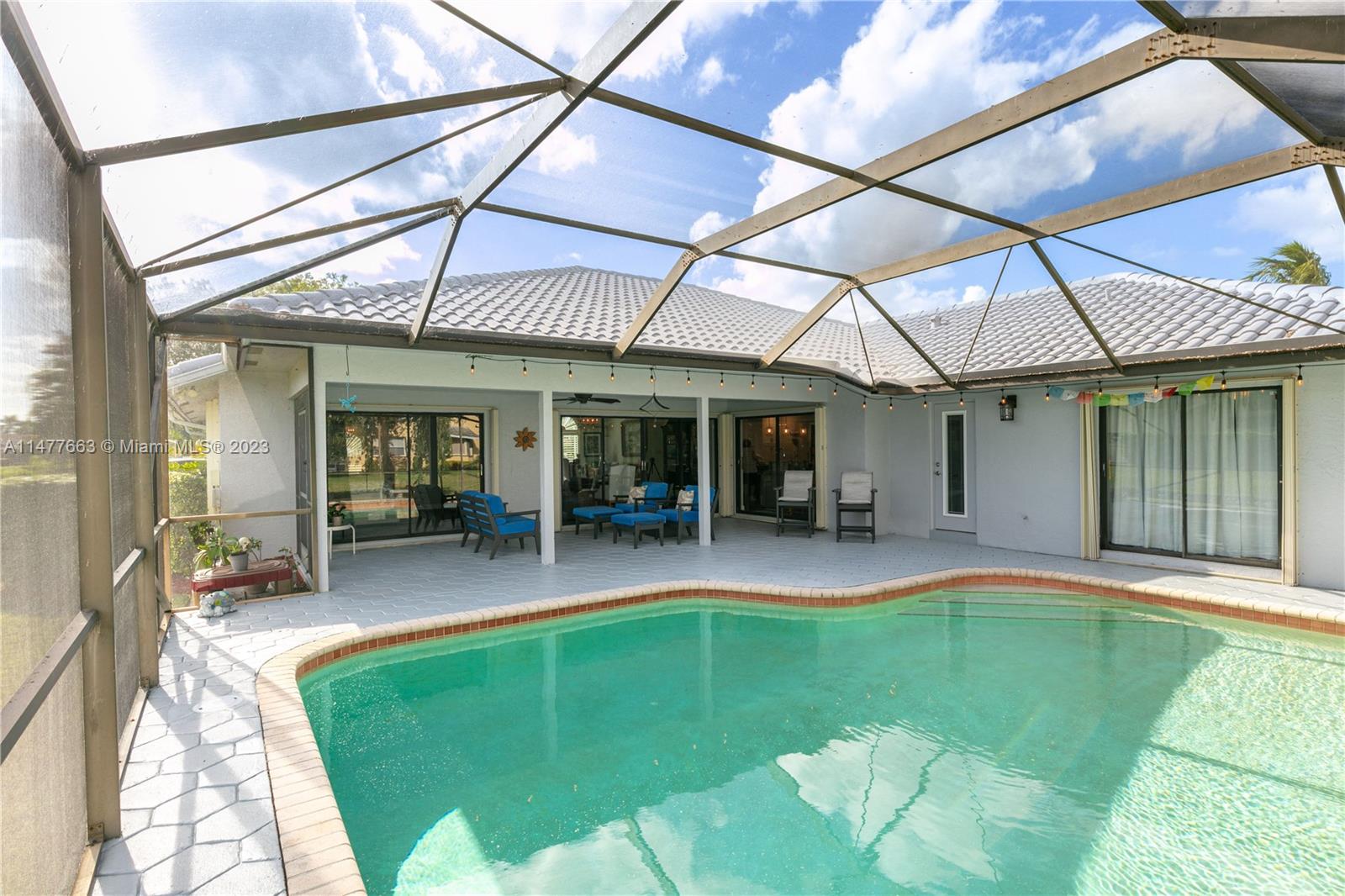 WEST GLEN - Residential