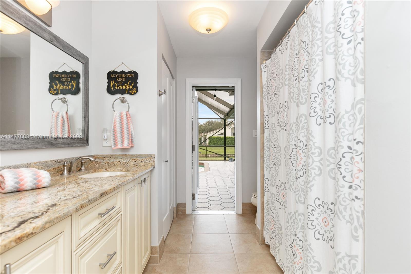 WEST GLEN - Residential