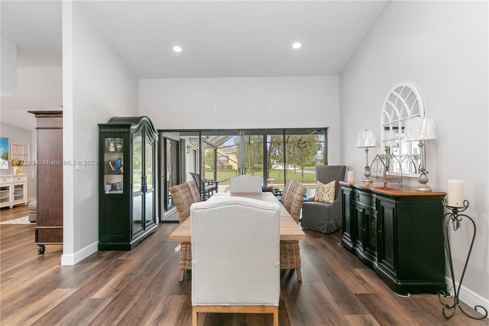 WEST GLEN - Residential