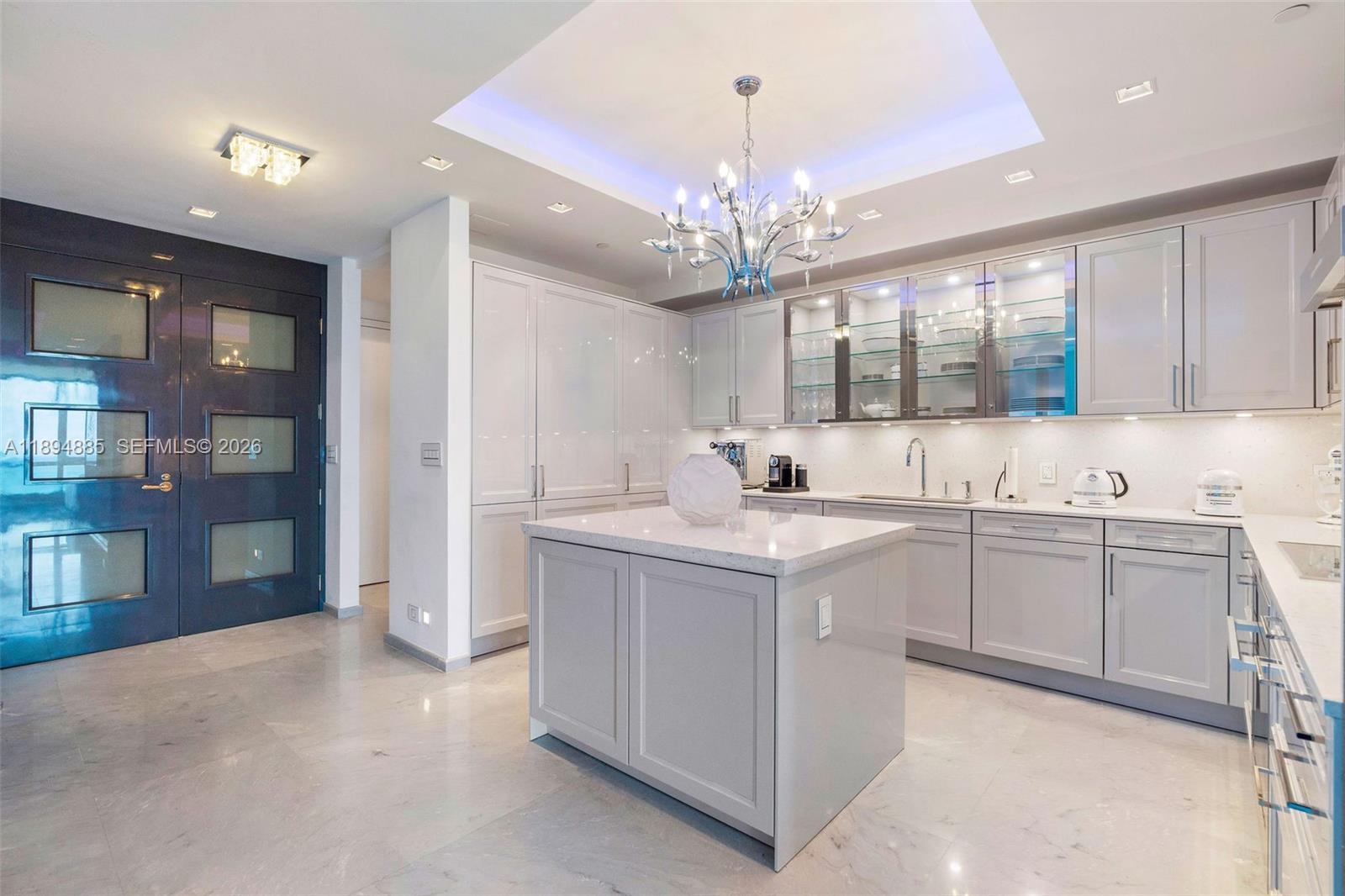 CONTINUUM ON SOUTH BEACH - Residential