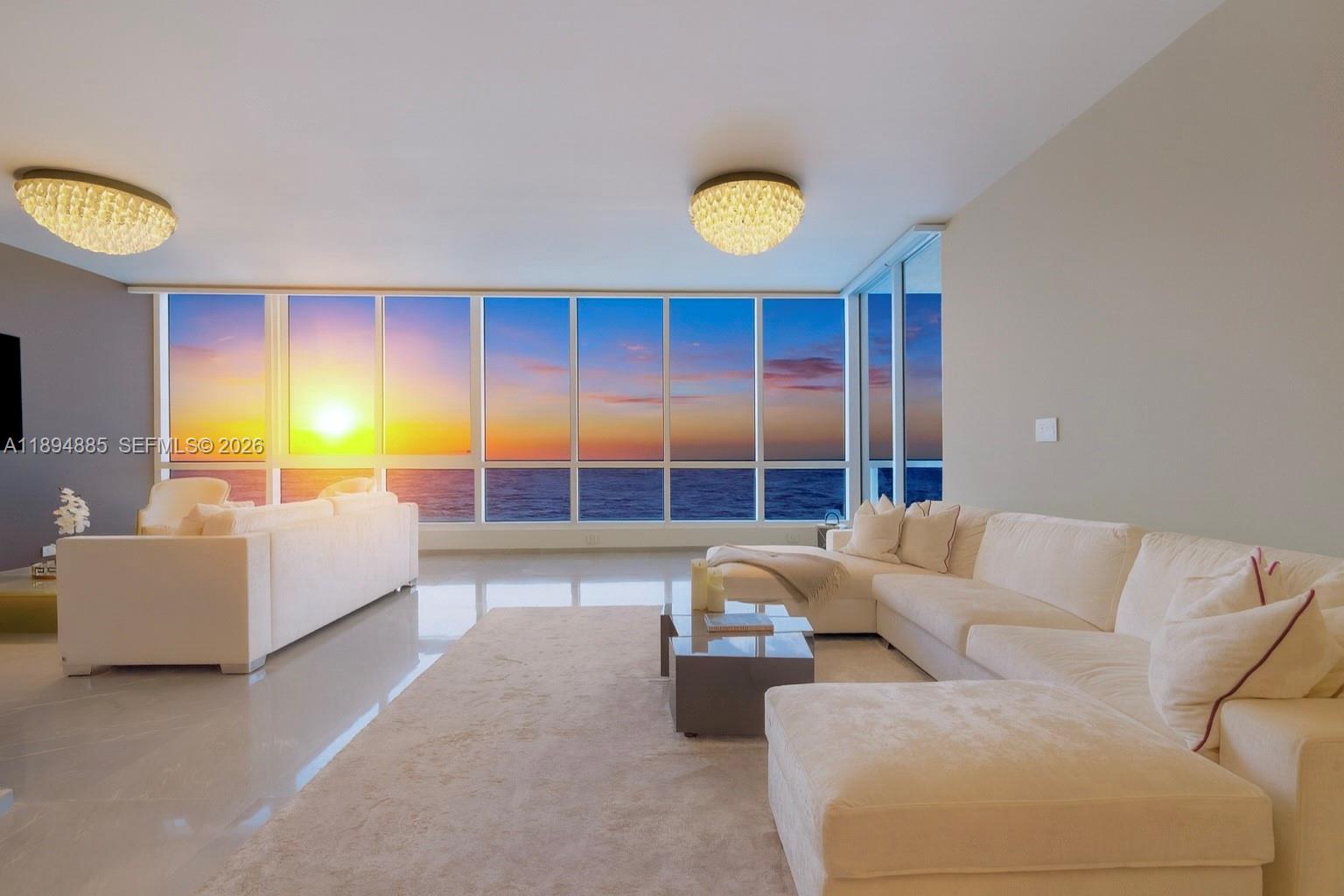CONTINUUM ON SOUTH BEACH - Residential