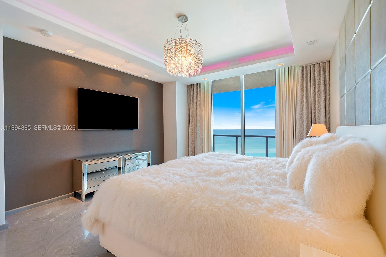 CONTINUUM ON SOUTH BEACH - Residential