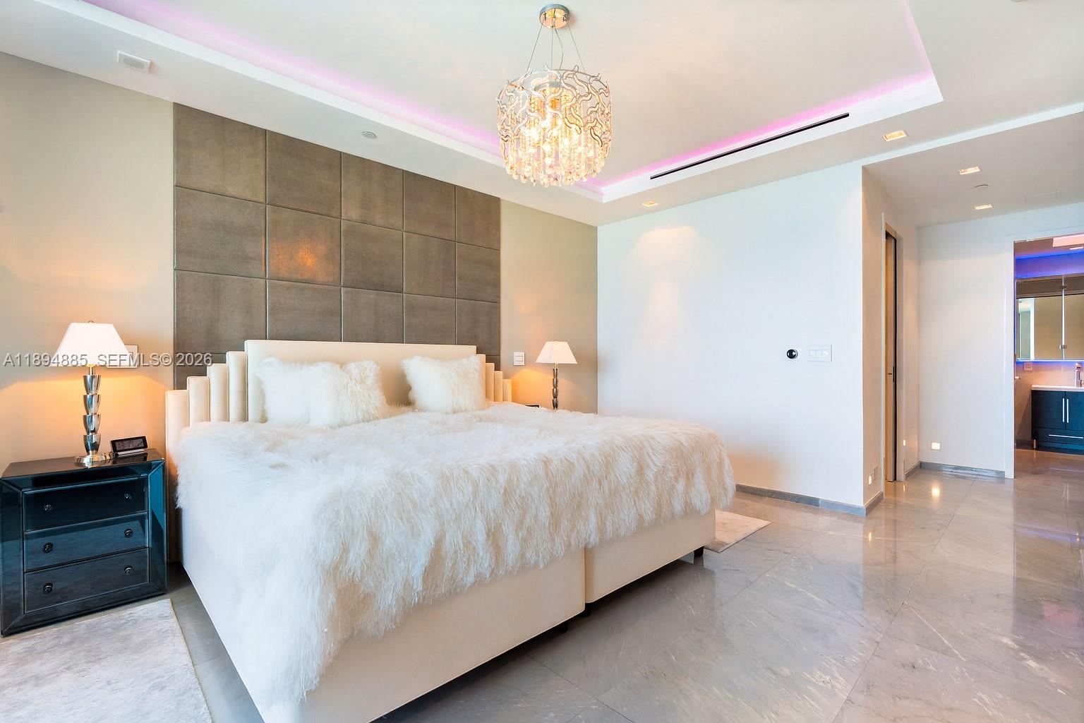CONTINUUM ON SOUTH BEACH - Residential