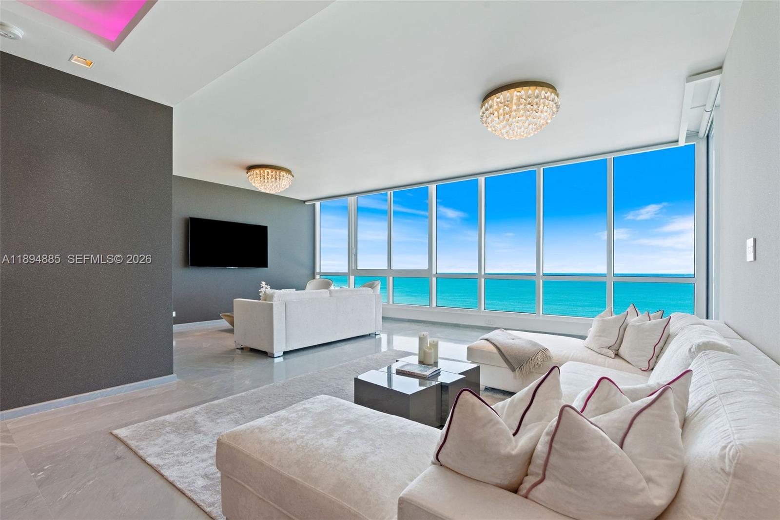 CONTINUUM ON SOUTH BEACH - Residential