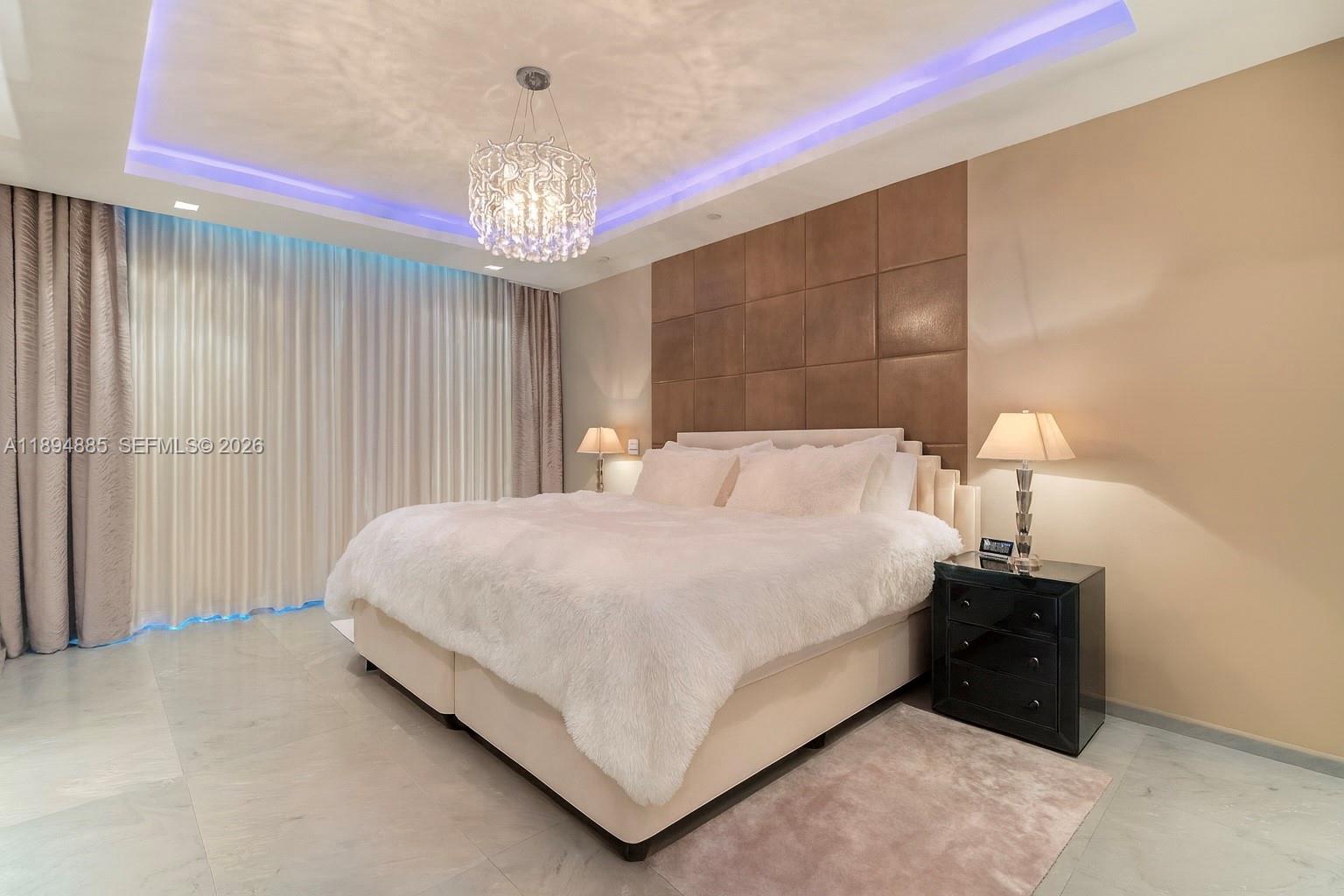 CONTINUUM ON SOUTH BEACH - Residential