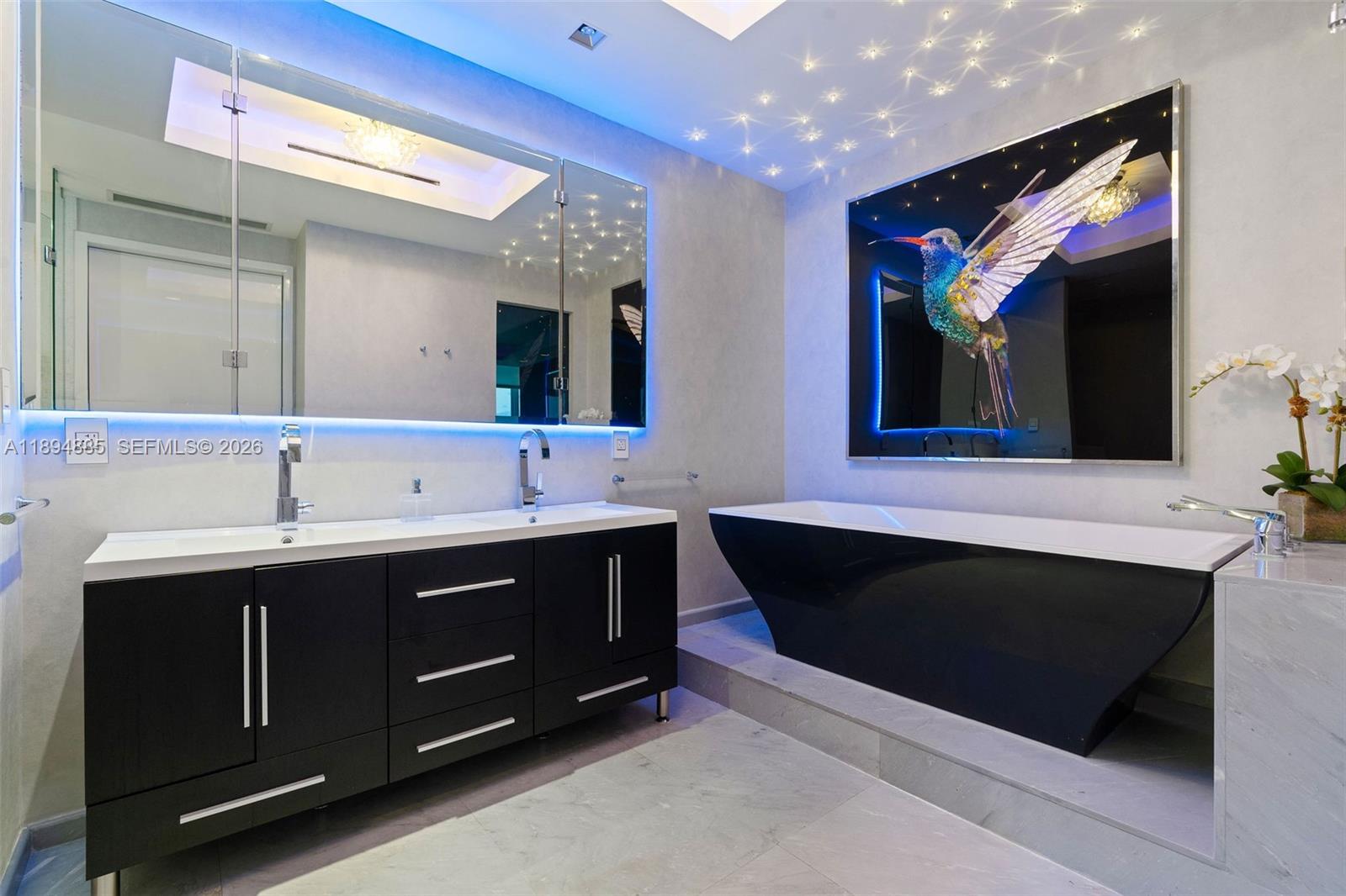 CONTINUUM ON SOUTH BEACH - Residential