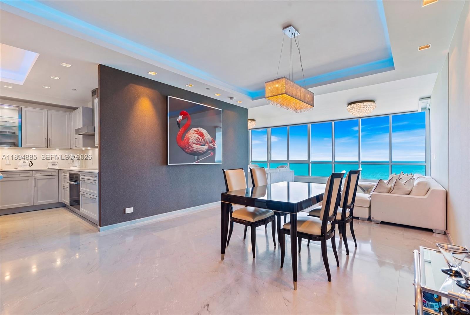 CONTINUUM ON SOUTH BEACH - Residential