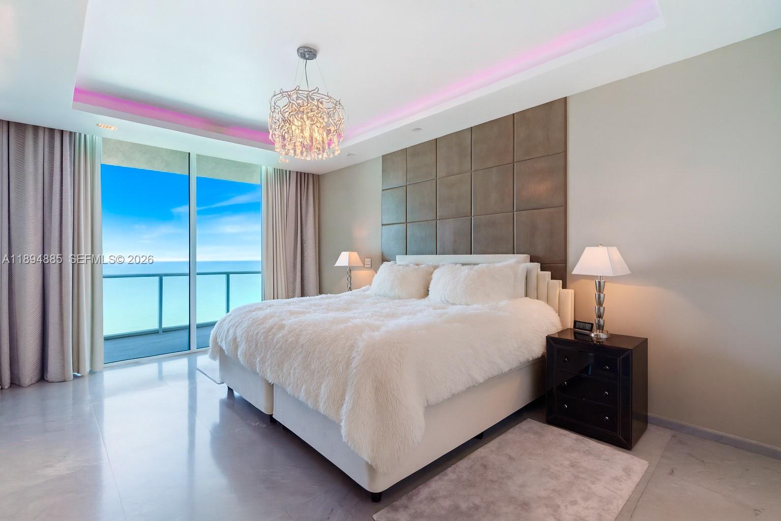 CONTINUUM ON SOUTH BEACH - Residential