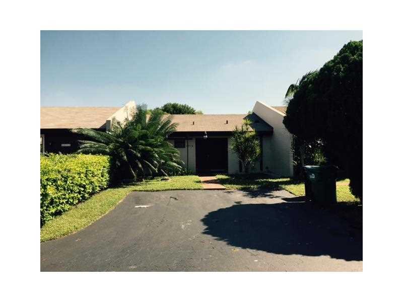 Great 2 bedroom 1 bath 1 story Villa in Bent Tree. Property features updated bathrooms, all tiled floors and very large covered patio. Complex is located near shopping centers, dinning and major roadways. Call agent for more information.