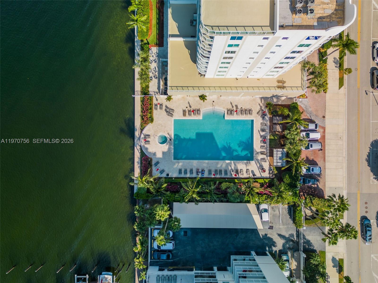 MARINA BAY CLUB CONDO HOT - Residential