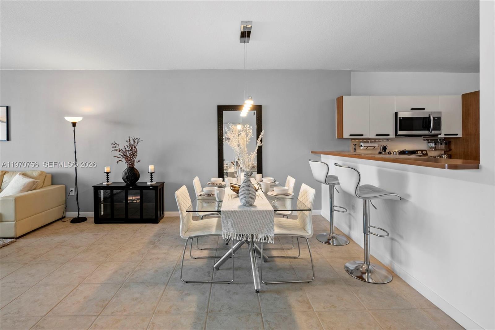 MARINA BAY CLUB CONDO HOT - Residential