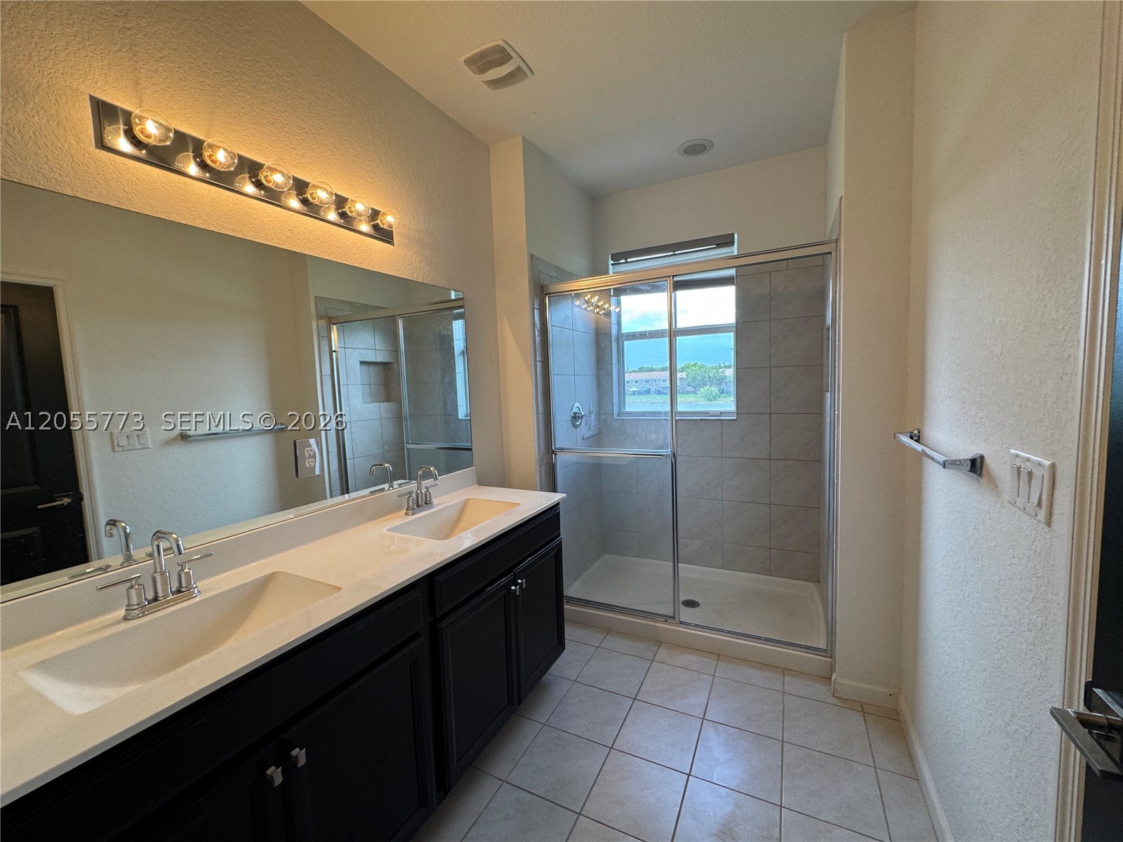 KEYS GARDEN - Residential Lease