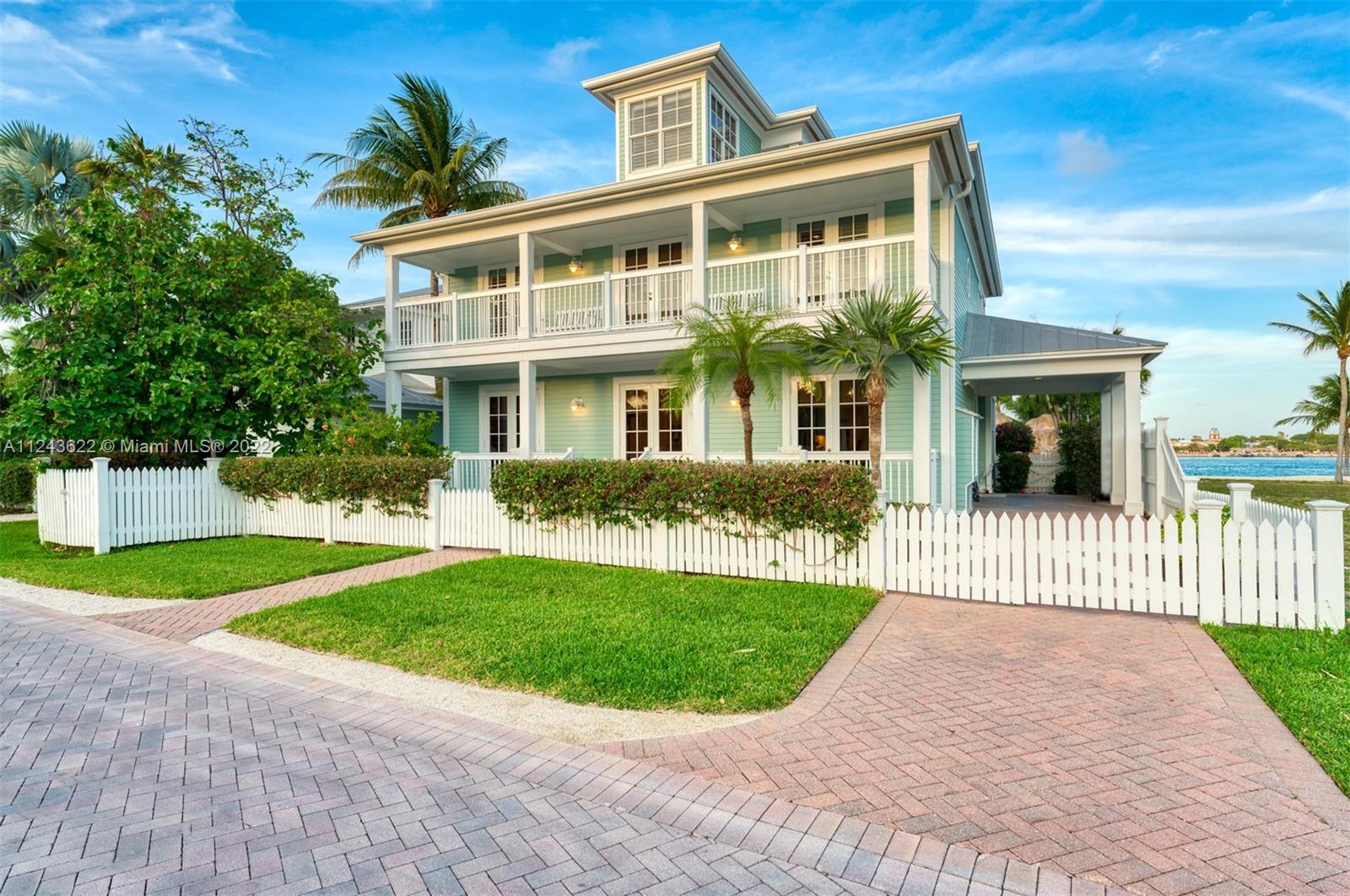 SUNSET KEY (TANK) ISLAND - Residential