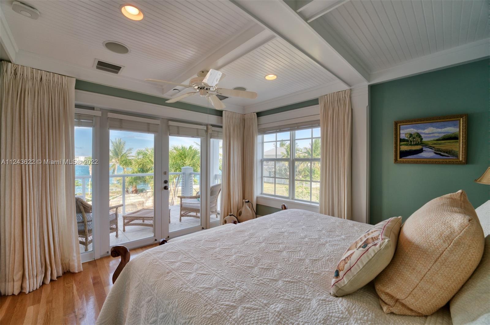 SUNSET KEY (TANK) ISLAND - Residential
