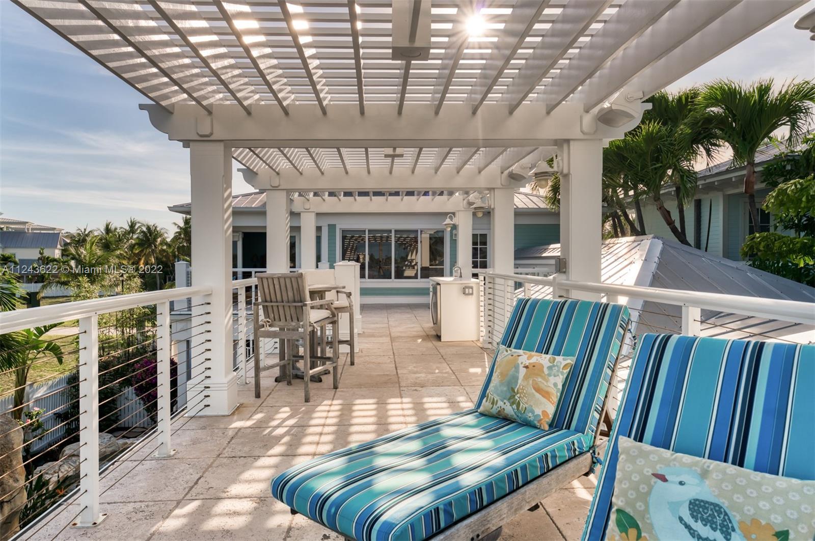 SUNSET KEY (TANK) ISLAND - Residential