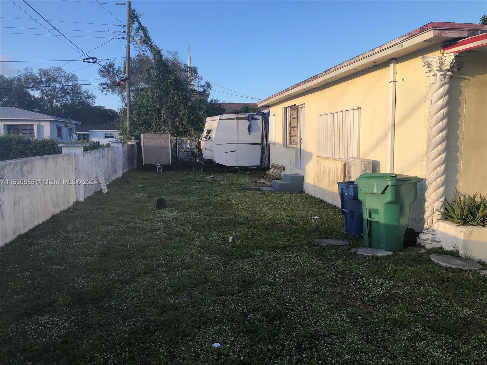 DEBBIE-LEE MANORS - Residential