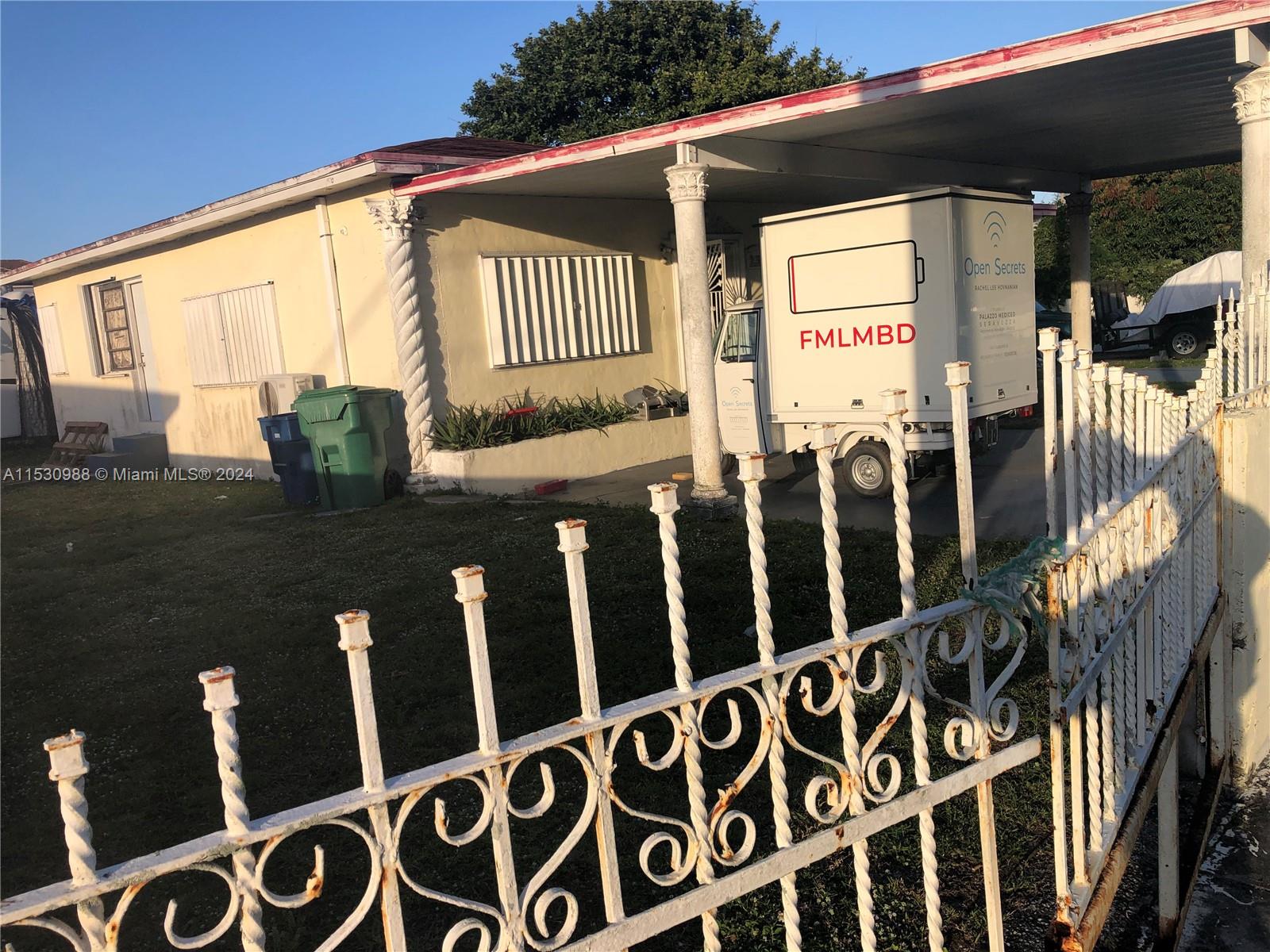 DEBBIE-LEE MANORS - Residential