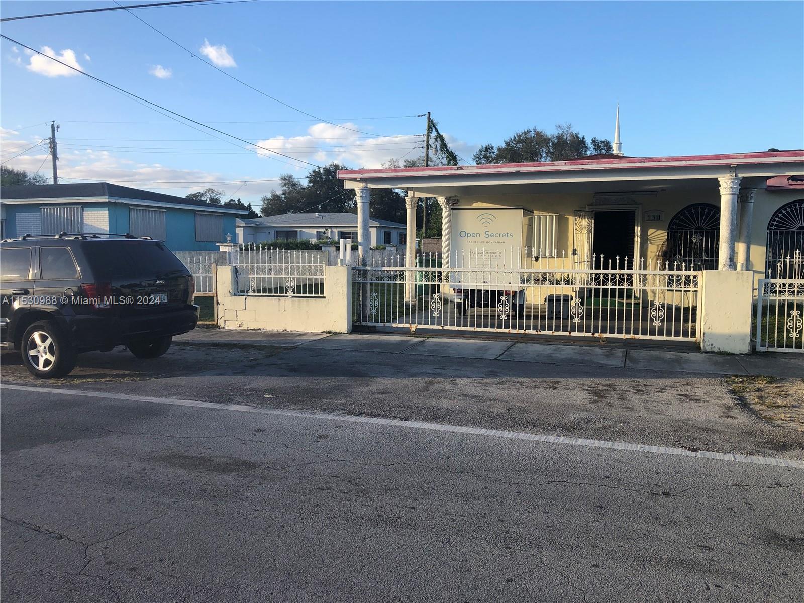 DEBBIE-LEE MANORS - Residential