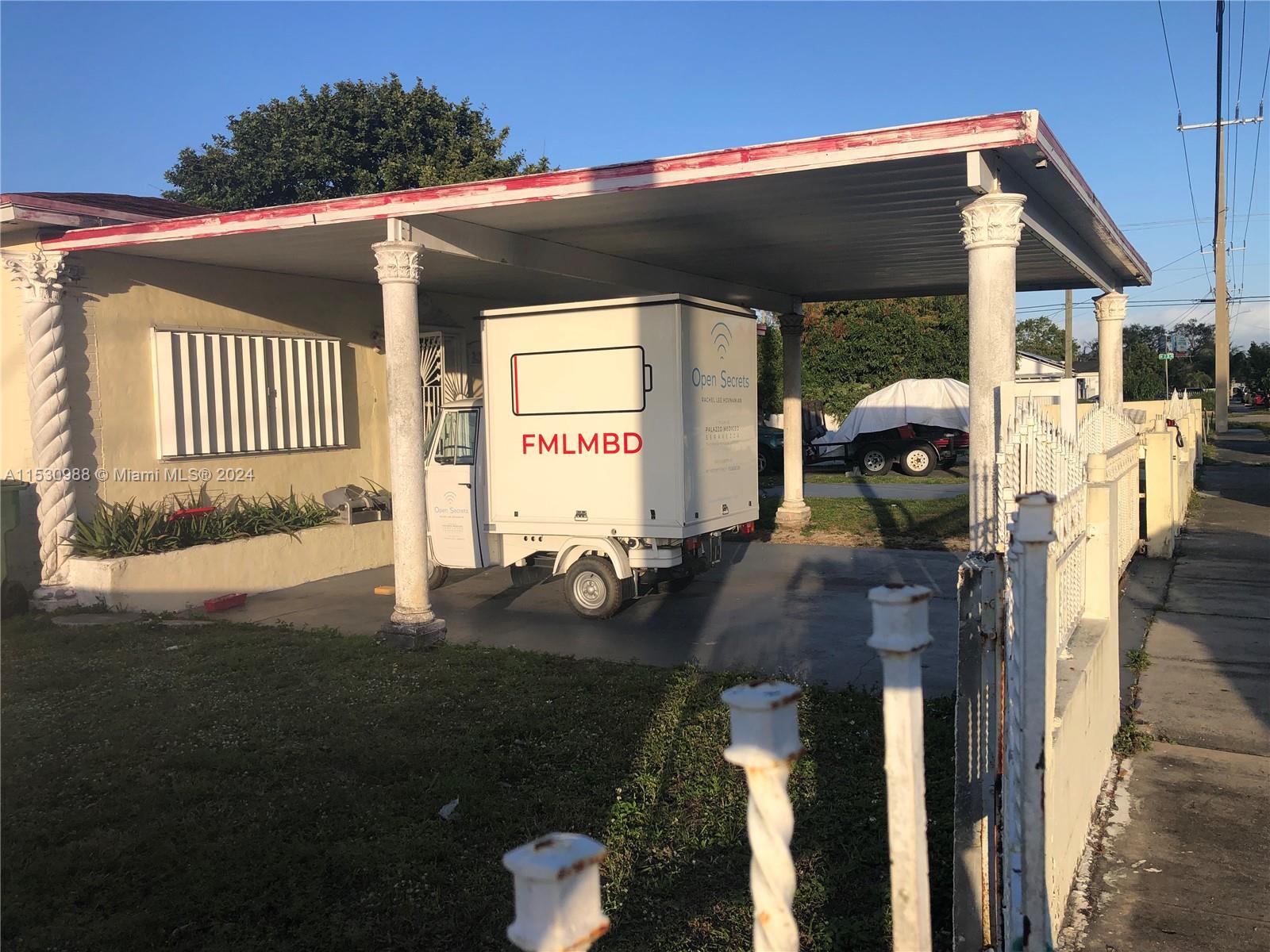 DEBBIE-LEE MANORS - Residential