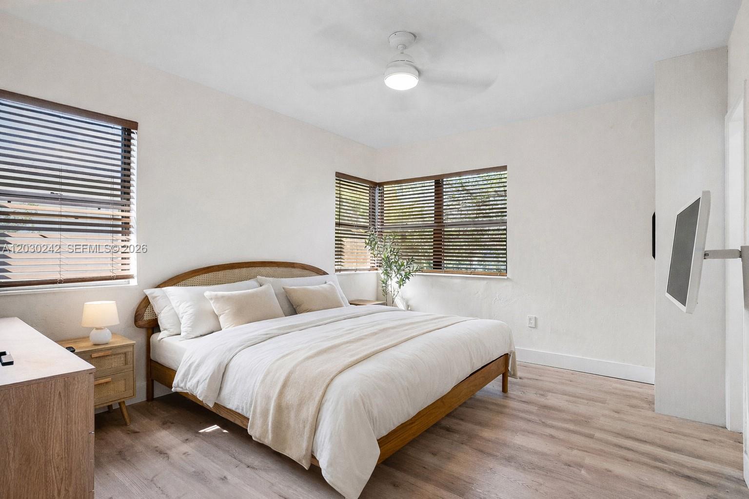 MARSEILLES DECO CONDO - Residential Lease