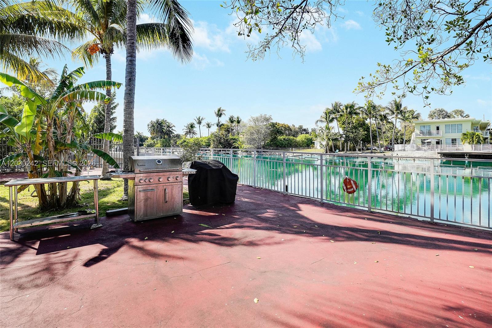 MARSEILLES DECO CONDO - Residential Lease