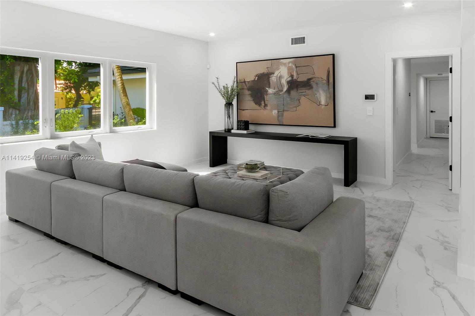 C GABLES COUNTRY CLUB SEC - Residential