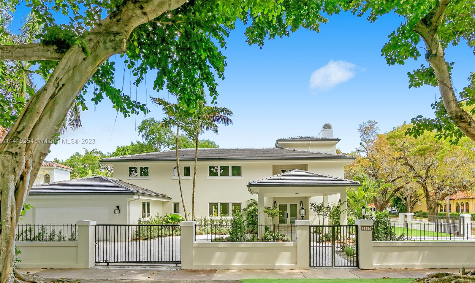 C GABLES COUNTRY CLUB SEC - Residential