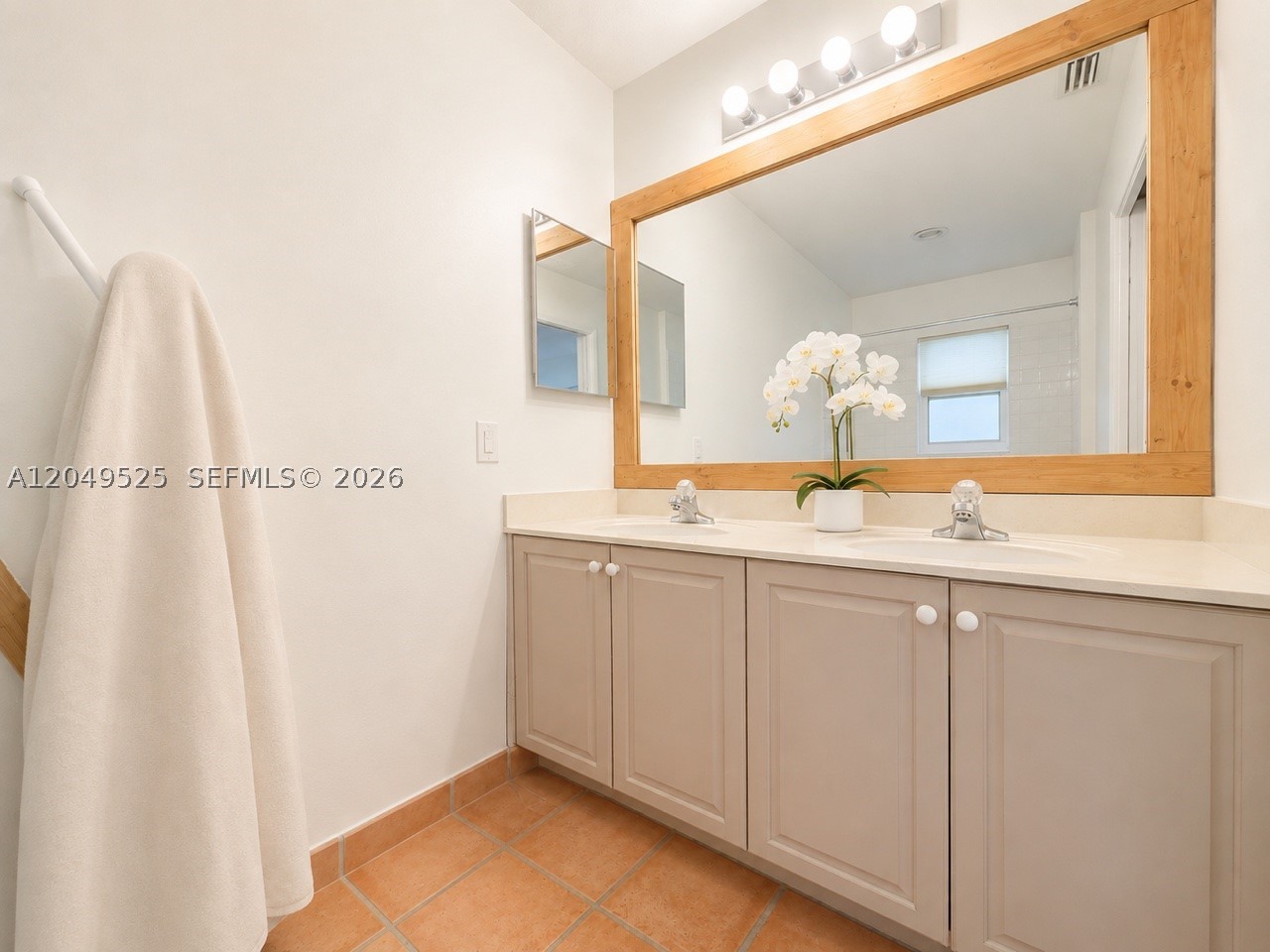 SECTOR 7 SOUTH - Residential Lease
