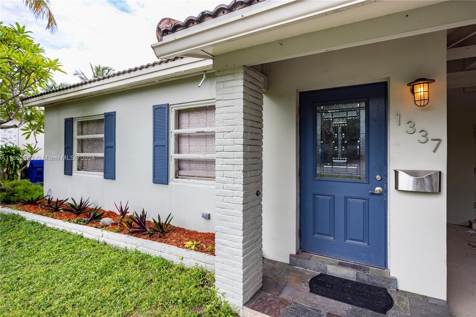 3-bedroom, 2-bathroom single-family home located in the heart of Middle River Terrace. There is also a small cottage in the back. Currently vacant.