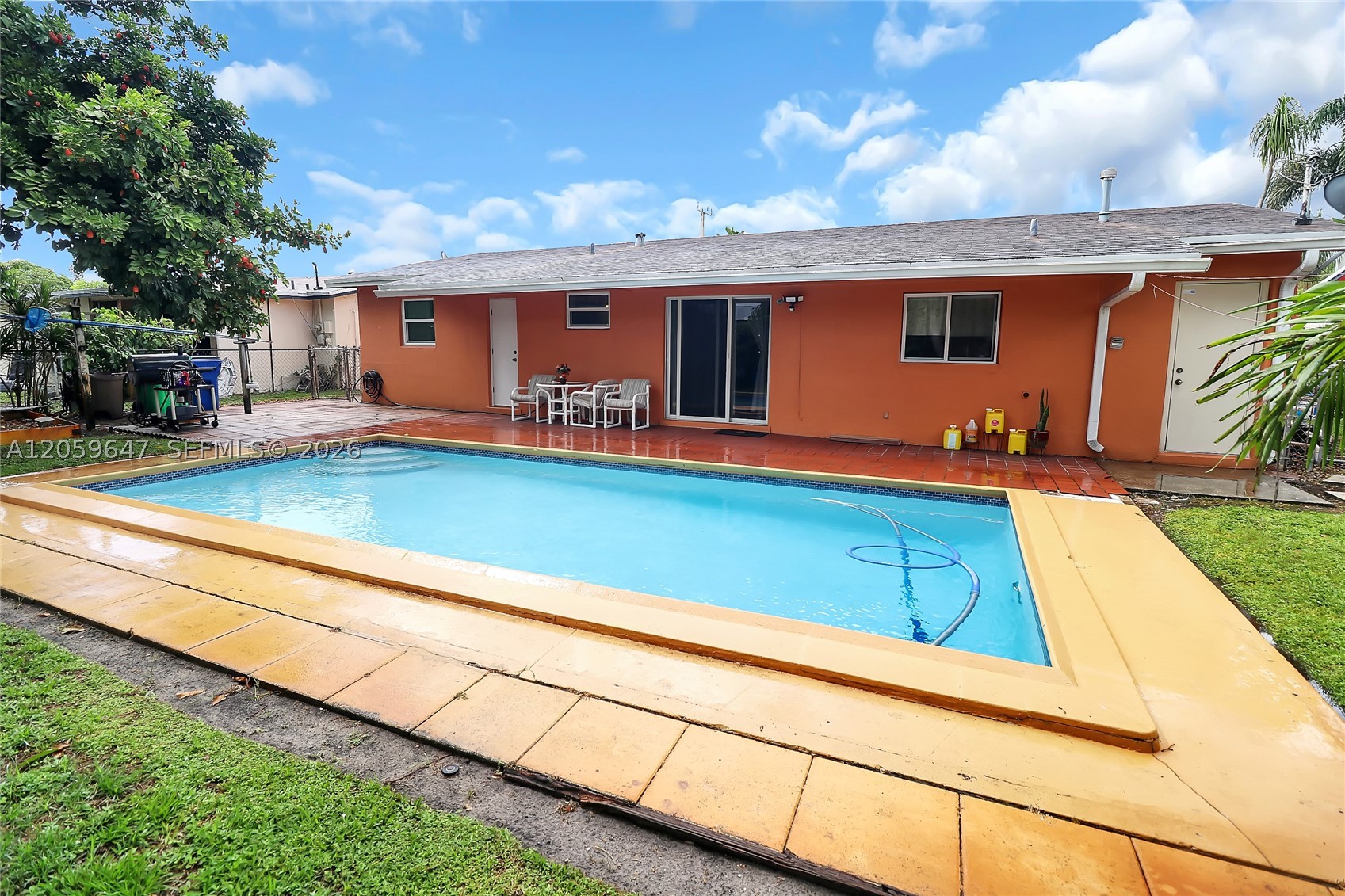 SUNRISE GOLF VILLAGE SEC - Residential