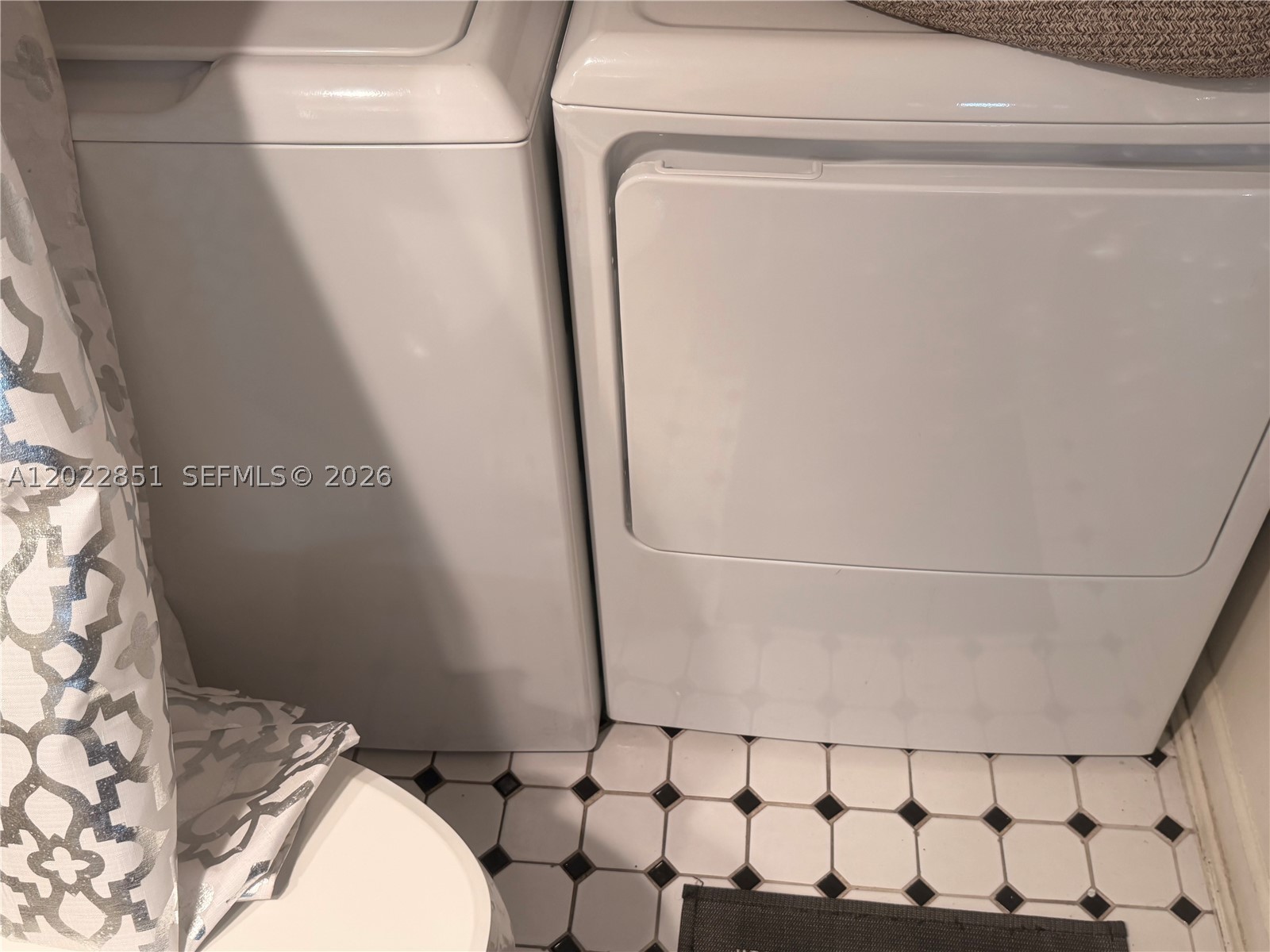 SPRINGDALE HOMES - Residential