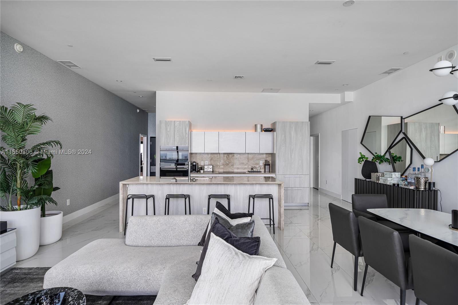 GRAN PARAISO CONDO - Residential