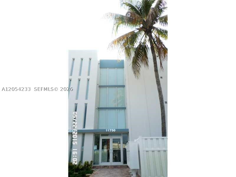 BISCAYNE COURT - Residential Lease