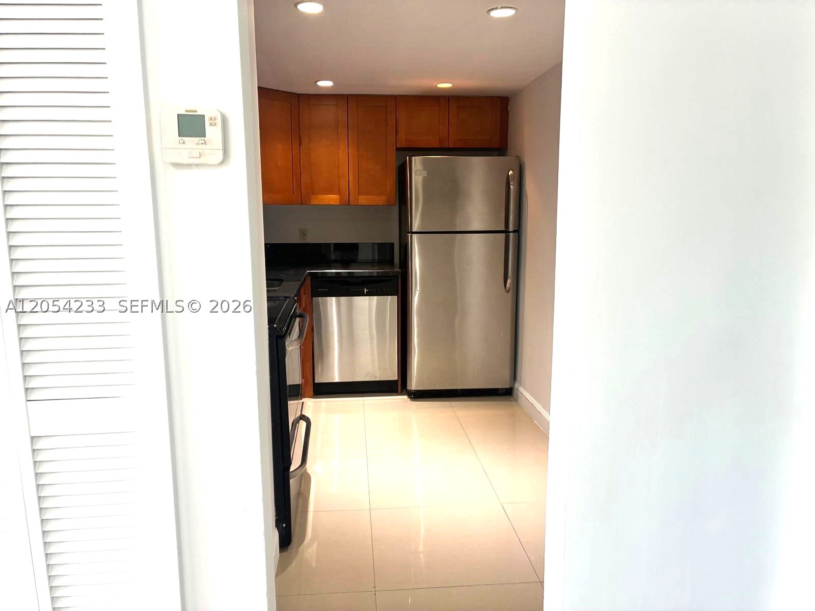BISCAYNE COURT - Residential Lease